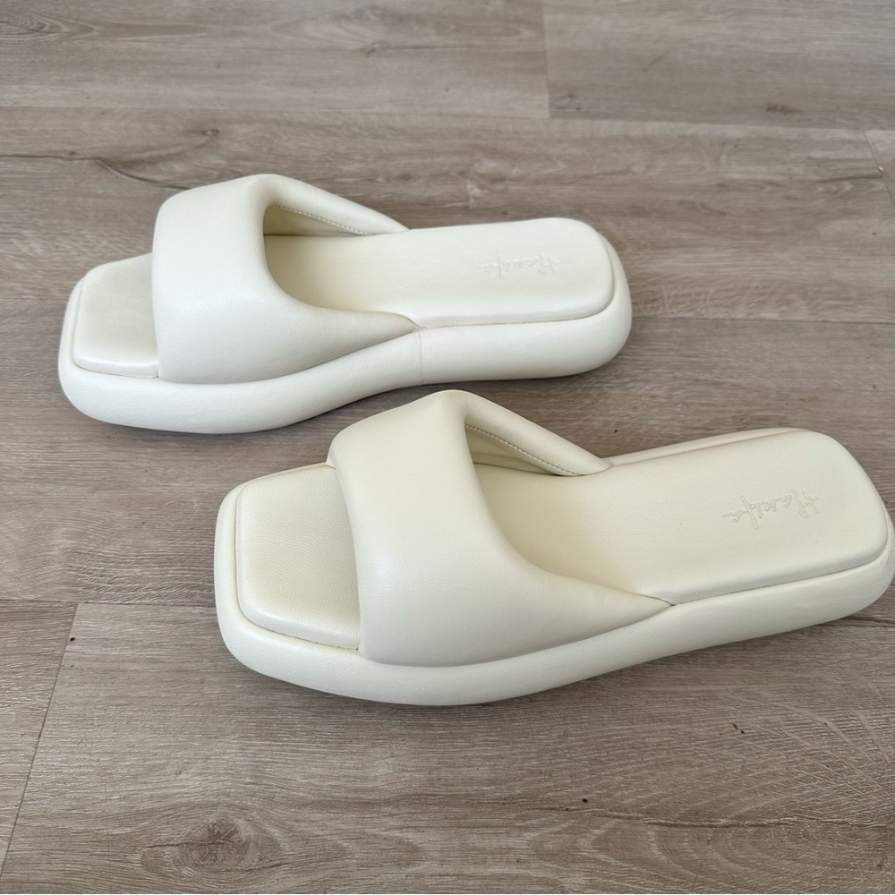 Hanifa Padded Slides